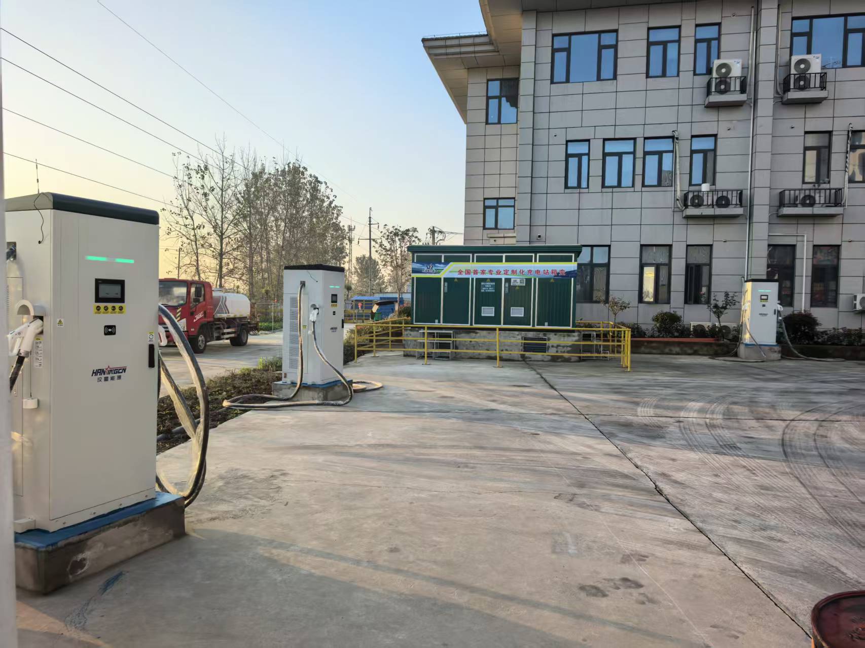 霍邱换电重卡场站.jpg